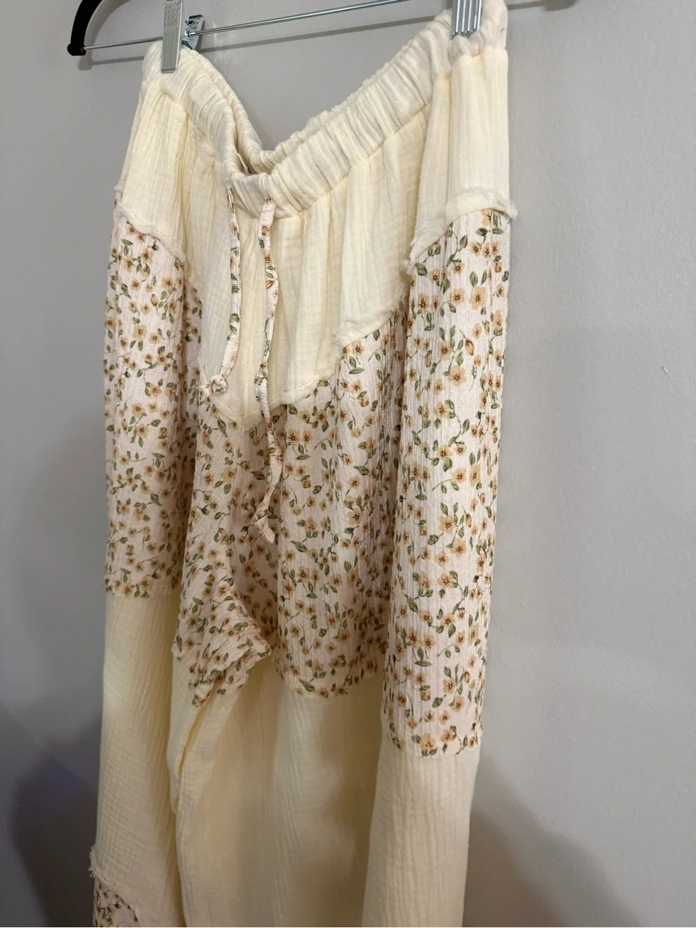 POL Cream Floral Patchwork Wide-Leg Pants - Picture 5 of 6
